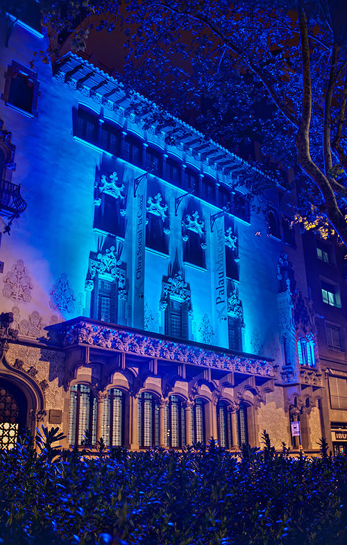 Connecta't al Blau - Canvia el color de la nit